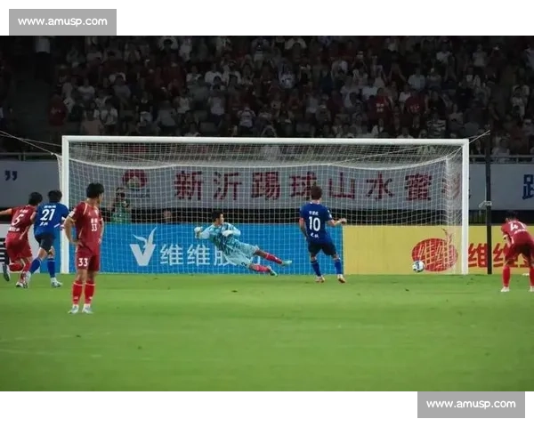 苏超三城火力全开!10 球狂潮点燃江苏足球夜 苏超三城火力全开!10 球狂潮点燃江苏足球夜